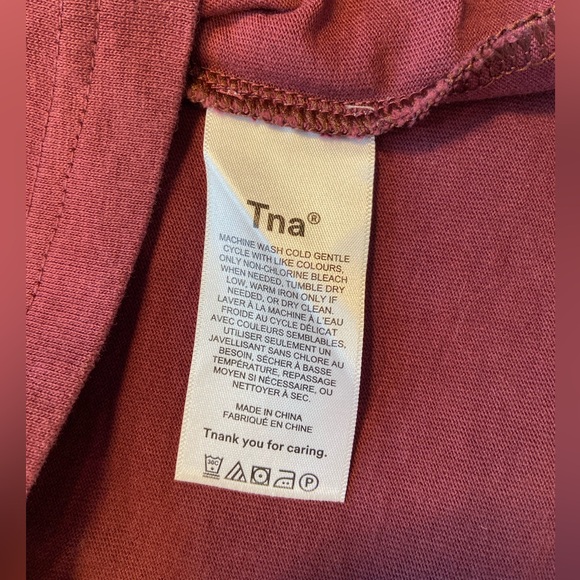 Aritzia TNA maroon cotton short sleeve Tee shirt,‎ crew neck, oversized small - Picture 7 of 8